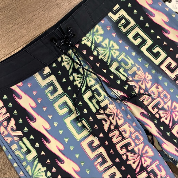 Quicksilver Board shorts Size 30 NWT - Picture 3 of 6